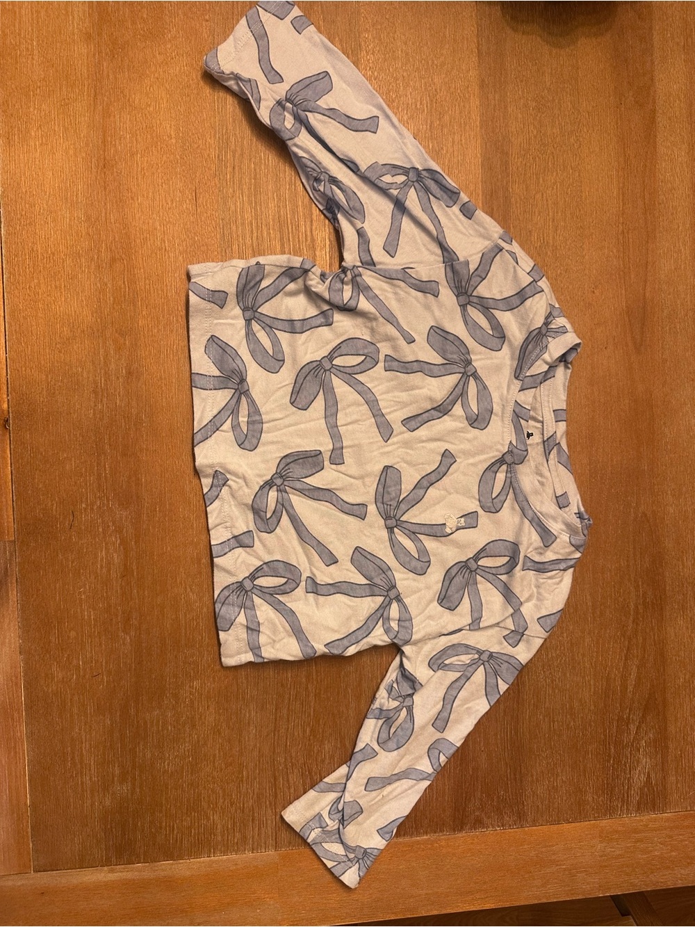 GAP Cream Long-Sleeve Tee with Blue Bow Pattern